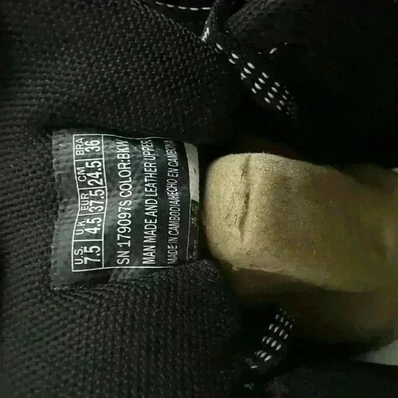 Woman’s Sketcher’s Trail Hillcrest - Picture 3 of 4